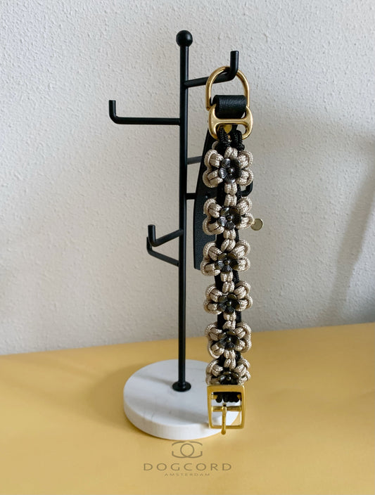 Bloemen halsband